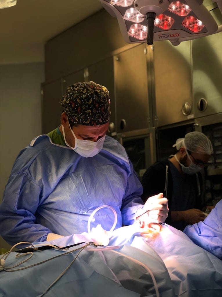 Hakkı İzmirli Clinic